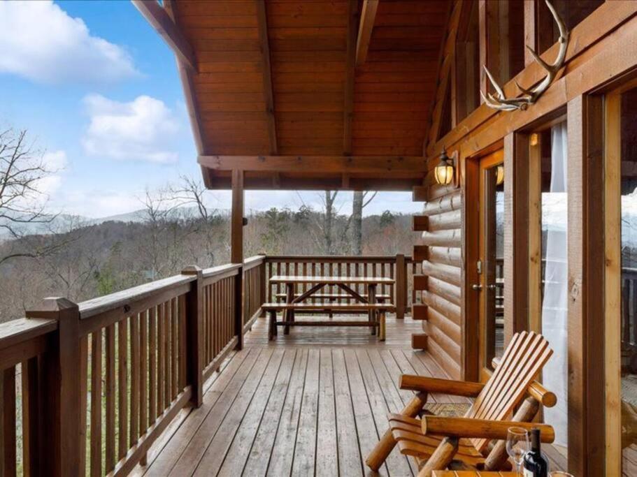 Breathtaking Views Of The Smokies, 3 Mins To Gatlinburg Villa Bagian luar foto