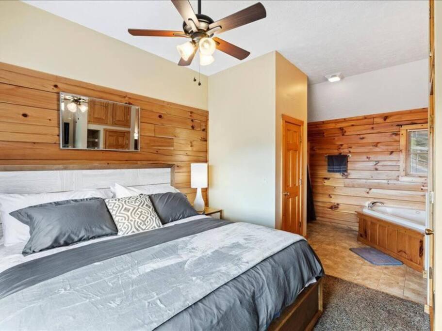 Breathtaking Views Of The Smokies, 3 Mins To Gatlinburg Villa Bagian luar foto