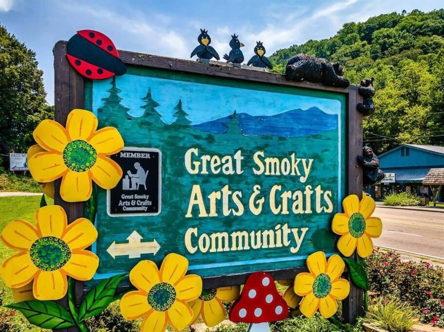 Breathtaking Views Of The Smokies, 3 Mins To Gatlinburg Villa Bagian luar foto