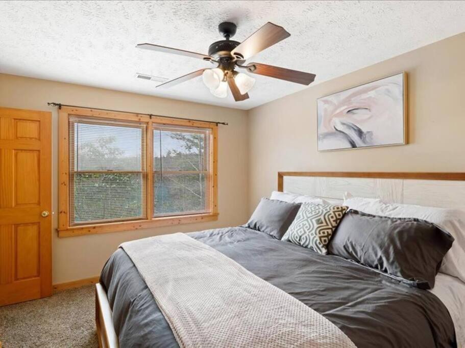 Breathtaking Views Of The Smokies, 3 Mins To Gatlinburg Villa Bagian luar foto