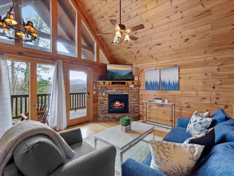 Breathtaking Views Of The Smokies, 3 Mins To Gatlinburg Villa Bagian luar foto